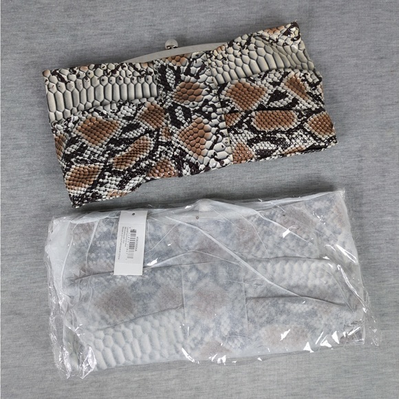 🎉 3/$20 👯‍♀️Host Pick⚡️Two Pieces of Snakeskin Print Clutch/Small Purse - Picture 9 of 10